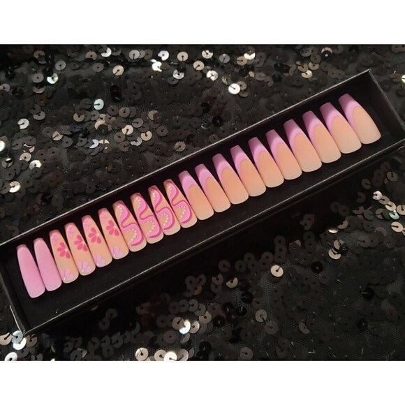 Flower Child Press On Nail Set - Picture 2 of 2